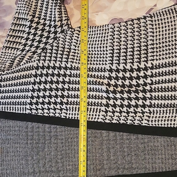 Cute checkered pattern cardi, very good condition. - Picture 6 of 7